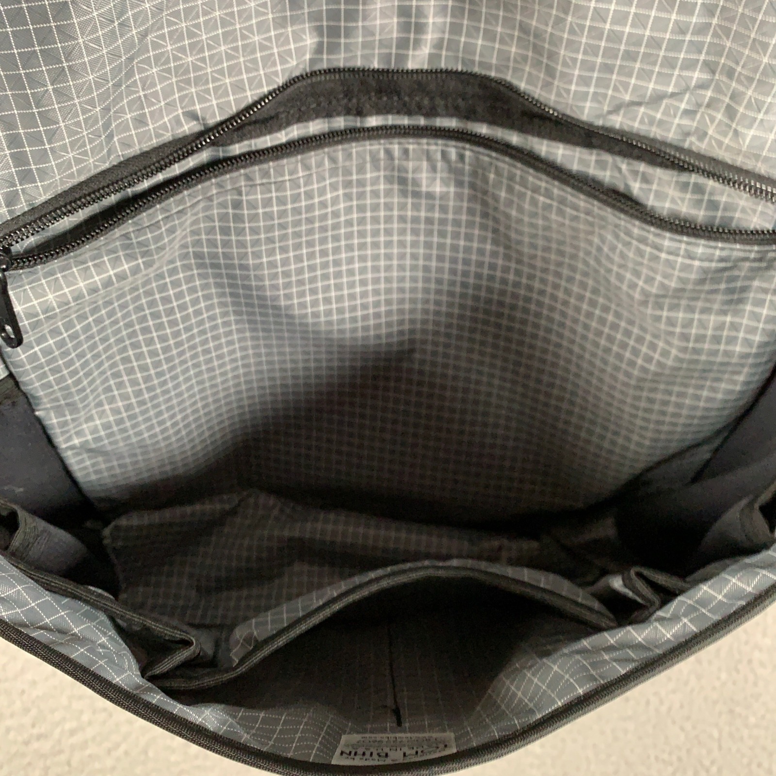 Tom Bihn Makers Bag Messenger Bag Unisex Os Black Ballistic Nylon Utility Edc — image 4 of 8